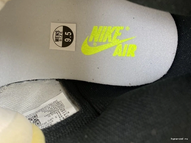 1 AIR RETRO OG 'VOLT GOLD' JORDAN HIGH 555088-118 0524